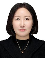 윤*은